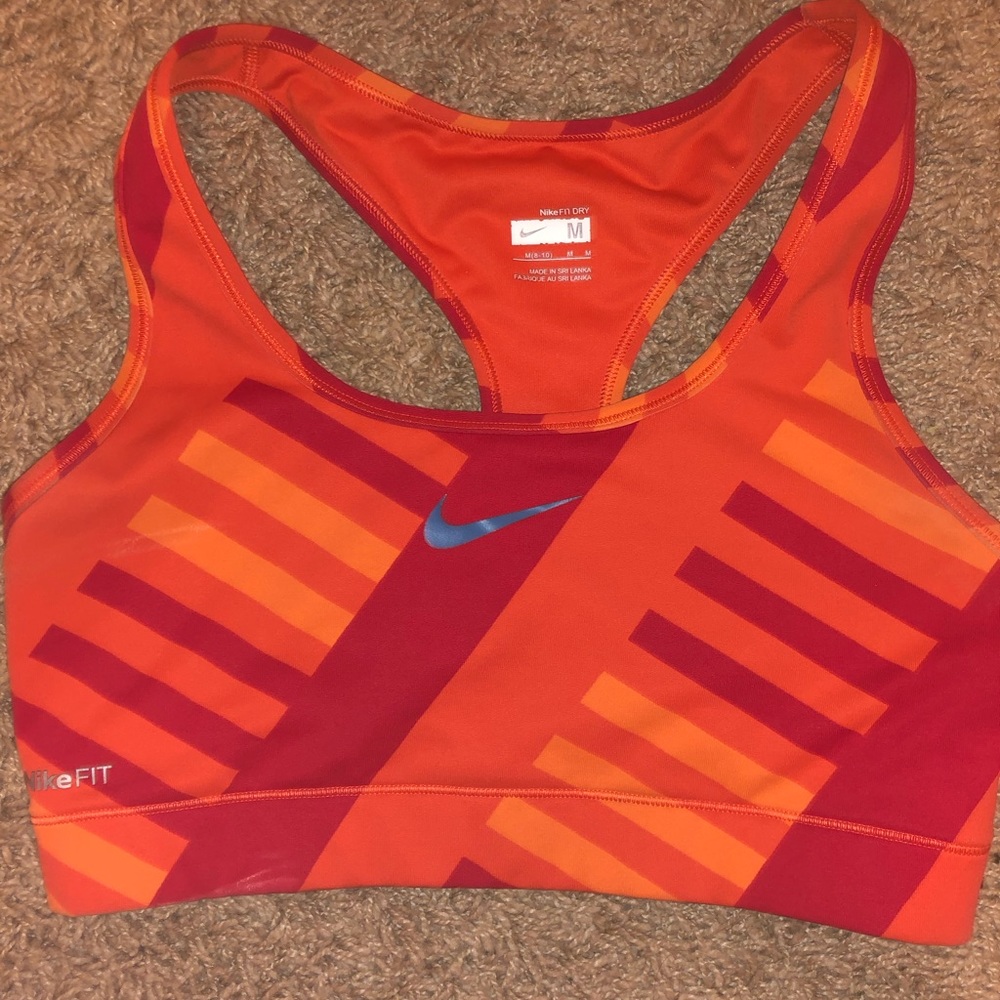 Nike sports bra size medium
